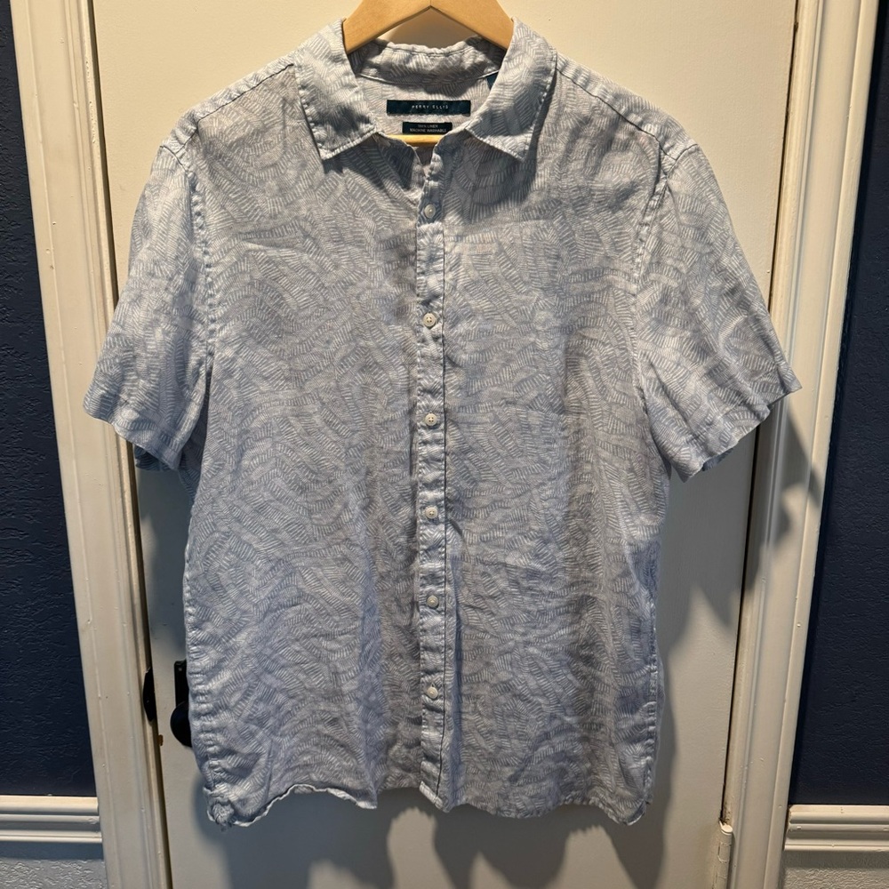 Men's Light Blue Button-Up Shirt